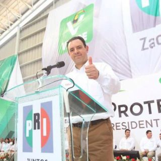 Beltrones toma protesta a candidato de Zacatecas