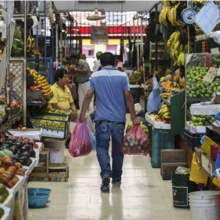 La confianza del consumidor baja en febrero