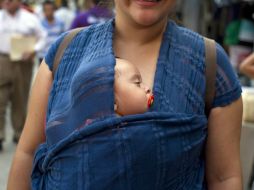 El documento destaca que el trabajo que supone el cuidado infantil impone una dura carga a las familias, principalmente a las mujeres. NTX / ARCHIVO