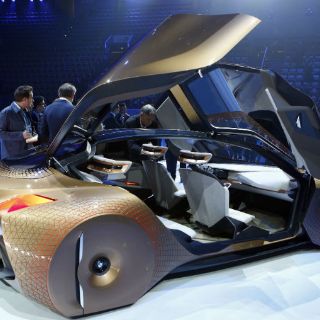 Celebra BMW 100 años con presentación del coche del futuro