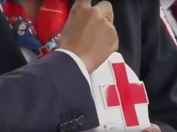 El Mandatario hace su donativo y con esto arranca la Colecta Nacional 2016 de la Cruz Roja Mexicana. YOUTUBE / Gobierno de la República