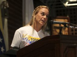 Lilian Tintori, esposa de Leopoldo López. La oposición promueve el referendo revocatorio y una enmienda constitucional contra Maduro. EFE / M. Quintero