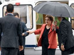 La presidenta del Brasil viajó en el avión presidencial y un helicóptero militar. AFP / E. Sa