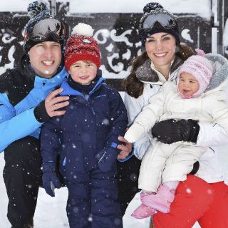 Critican al príncipe Guillermo por fotografías de sus vacaciones