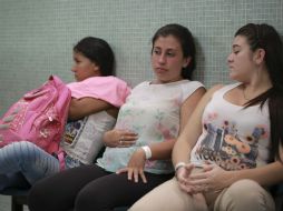 El zika se transmite a través del mosco Aedes Aegipti y estudios hablan de la transmisión perinatal -madre al hijo- o por vía sexual. AP / ARCHIVO