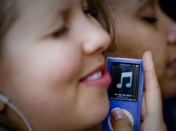 Las chicas de menos de 18 y hasta los 24, son las que más escuchan música en inglés. NTX / ARCHIVO
