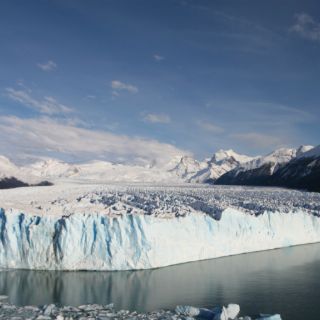 El glaciar Perito Moreno inicia su espectacular ruptura natural