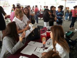 Este martes se llevó a cabo la primera feria Nacional de Empleo Mujer Emprende en la Plaza de la Liberación. TWITTER / @STPSJALISCO