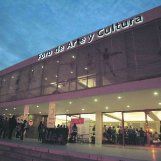 Bajan costos por uso de foros