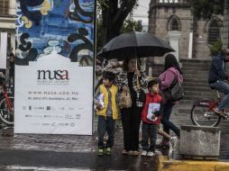 Recomiendan tomar precauciones y salir con ropa abrigadora y paraguas. EL INFORMADOR / ARCHIVO