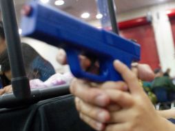 Los policías dijeron que había un arma de fuego calibre .45 en el piso de la camioneta. AP / ARCHIVO