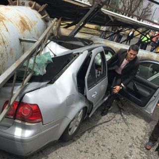 Caída de espectacular deja cinco heridos en Metepec