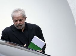 El pasado viernes, Lula fue interrogado por la fiscalía de Paraná; el ex mandatario niega todas las acusaciones en su contra. EFE / F. Bizerra