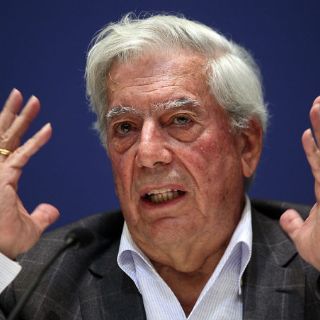 Vargas Llosa celebra caída del populismo en América Latina