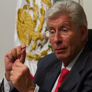 Ruiz Esparza niega conflicto por terrenos de actual aeropuerto