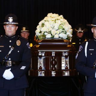 Rinden homenaje a Nancy Reagan frente a su féretro