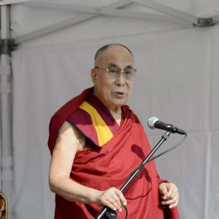 Estamos a tiempo de acabar con la violencia: Dalai Lama