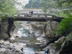 Javier Duarte señaló que el fenómeno fue ocasionado por la composición natural y la erosión del terreno en el trascurso del tiempo. SUN / ARCHIVO