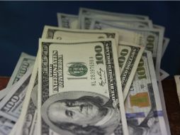 El dólar se ofrece en un máximo de 18.30 pesos en los centros cambiarios del aeropuerto capitalino. EL INFORMADOR / ARCHIVO