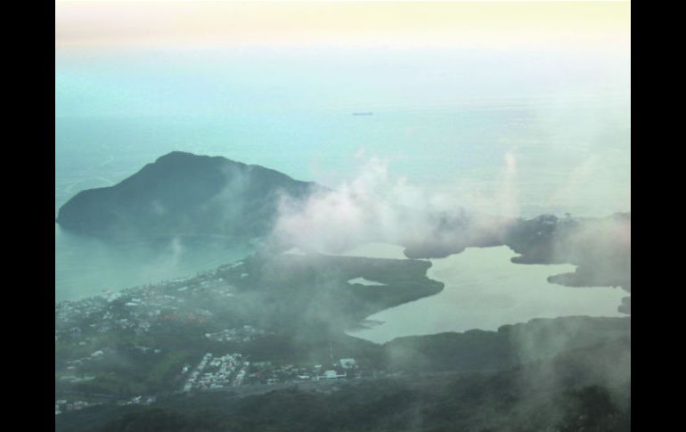 Bello. Vista a Miramar, Club Santiago, Laguna Juluapan y la preciosa punta de igual nombre. EL INFORMADOR / V. García Remus