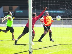 Enrique Alfaro anotó cuatro veces. ESPECIAL /