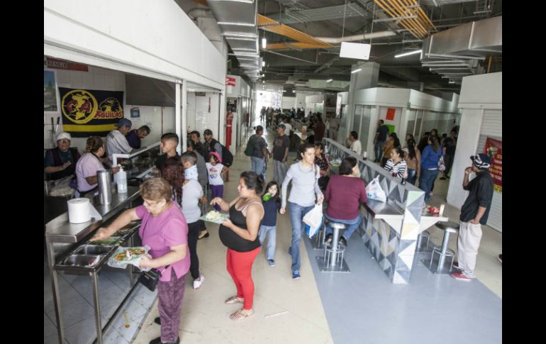 La gente acude a los locales que están abiertos desde el pasado 6 de marzo. EL INFORMADOR / R. Tamayo