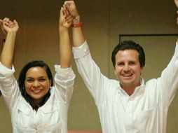 Beatriz Mojica y el candidato perredista a la alcaldía de Centro, Gerardo Gaudiano. TWITTER / @Beatriz_Mojica