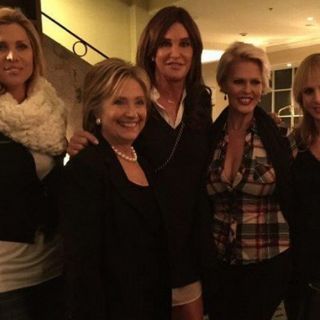 Caitlyn Jenner comparte foto junto a Hillary Clinton