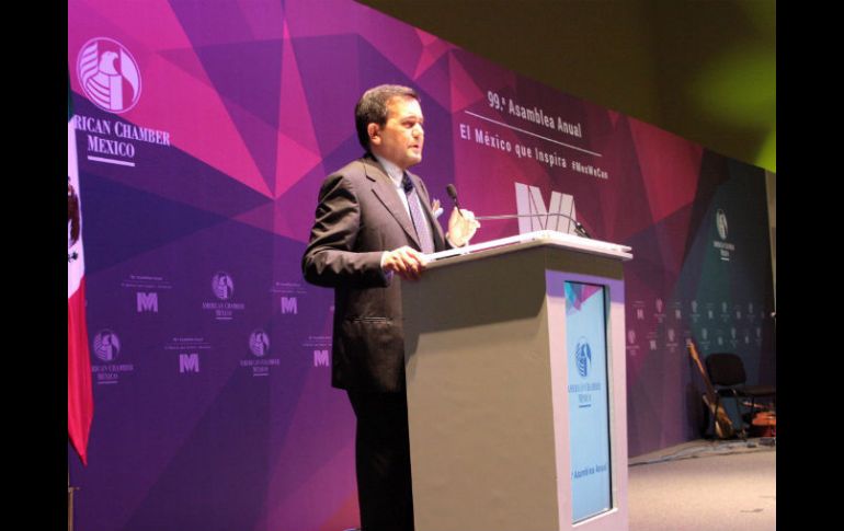 Pese a las declaraciones de candidatos republicanos, hay seis millones de trabajadores de EU ligados a México, dice. NTX / ESPECIAL