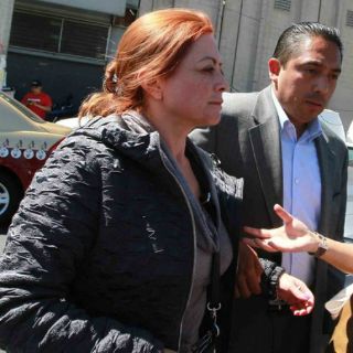 Dan permiso a Elba Esther para asistir a funeral de su hija