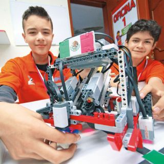 Estudiantes mexicanos ganan primer lugar en mundial de robótica