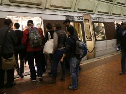 En total, en el metro se realizan más de 215 millones de viajes al año por los 188 kilómetros de vía de su red. AFP / M. Wilson