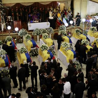 Despiden a militares ecuatorianos que murieron en accidente aéreo