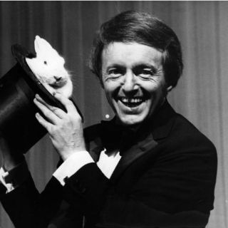 Fallece el mago británico Paul Daniels