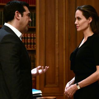 Angelina Jolie se reúne con el primer ministro griego