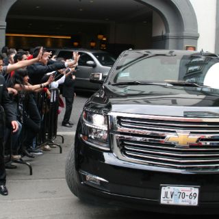 Los Rolling Stones abandonan su hotel rumbo al Foro Sol