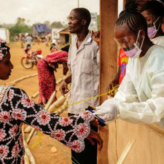 Confirman dos casos nuevos de ébola en Guinea