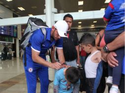 Los jugadores repartieron autógrafos y se tomaron fotografías al lado de sus seguidores. EL INFORMADOR / A. Hinojosa