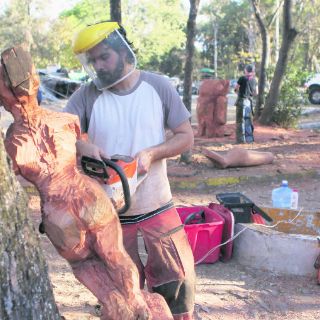 Esculturas al filo de la motosierra