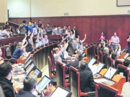 Tras dos días de discusiones, anoche se aprobó por mayoría la regulación de las plataformas como Uber o CityDrive. EL INFORMADOR / A. García