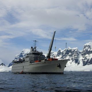 Científicos y marinos colaboran para descifrar el origen antártico