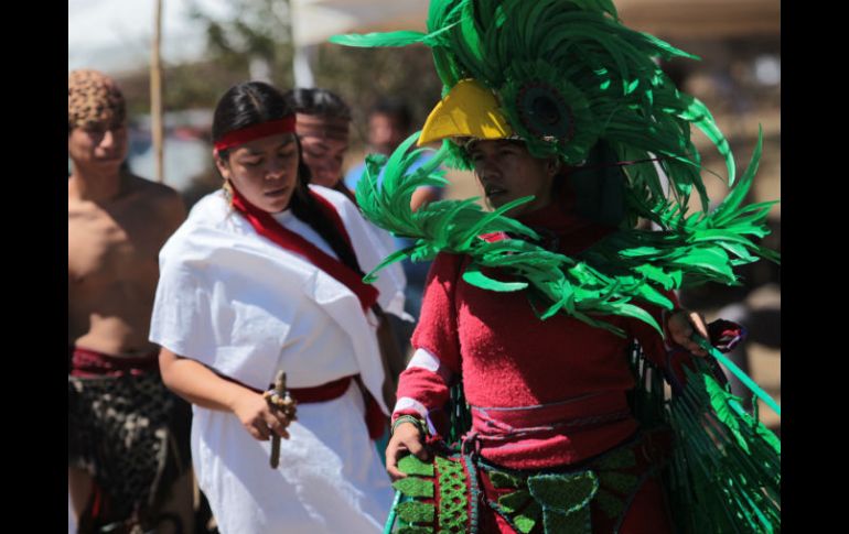Algunas personas se hacen una 'limpia' y otras se visten de blanco 'para iniciar el nuevo ciclo'. EL INFORMADOR / F. Atilano