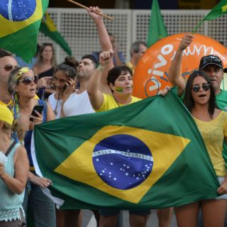 Simpatizantes de Lula realizan vigilia para mostrar su apoyo