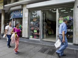 En la mayoría de las redes de mercados oficiales se detectan prácticas para obtener beneficios con productos regulados, agregan. EFE / ARCHIVO