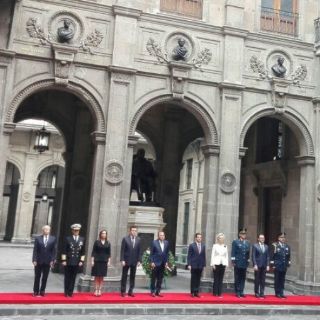 Peña encabeza ceremonia por 210 aniversario del natalicio de Juárez