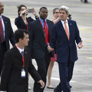 Kerry celebra inédito encuentro con las FARC en Cuba