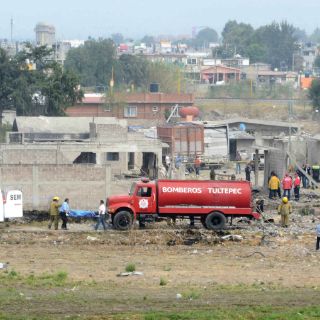 Mueren tres por explosión de polvorín en Edomex