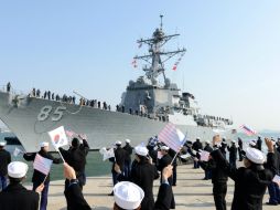En la imagen el portaaviones de propulsión nuclear que participará en las maniobras. EFE / South Korea Navy