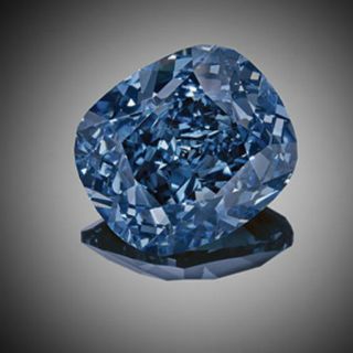Subastarán en Hong Kong un diamante azul