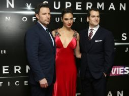 Ben Affleck, Henry Cavill y Gal Gadot asistieron a la premier de la cinta en Londres. AP / T. Ireland